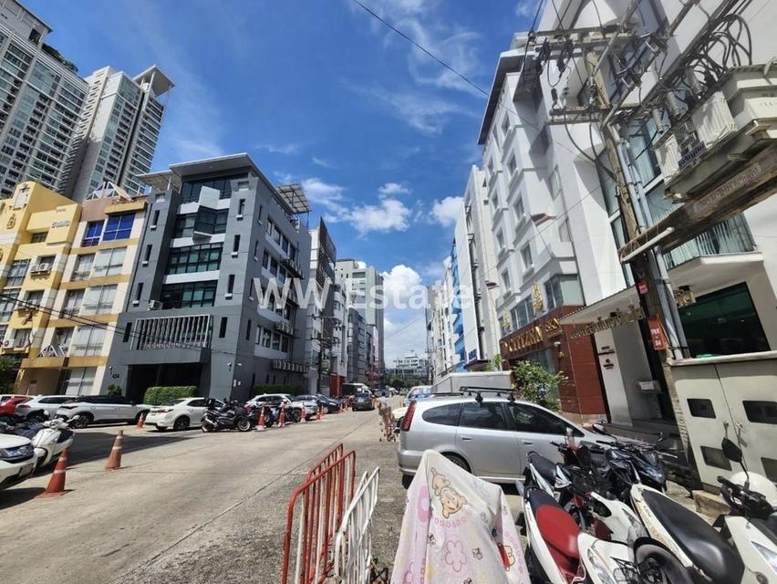 ขาย อาคารสำนักงาน 5ชั้นครึ่ง รัชดา ซ.28 (เข้ารัชดาซ.26)