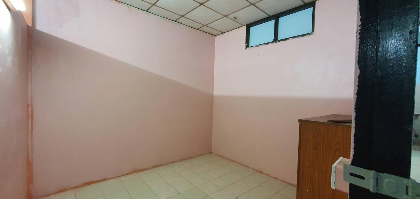 ขายทาวน์เฮ้าส์ ชั้นเดียว ม.สินสมบูรณ์ พุทธมณฑล สาย4 ฝั่งถนน เพชรเกษม พื้นที่ 20 ตรว. 2นอน 1น้ำ 1ครัว 1ห้องโถง ขาย1.1 ล. สนใจติดต่อ : โทร 064-0479411 ห 5