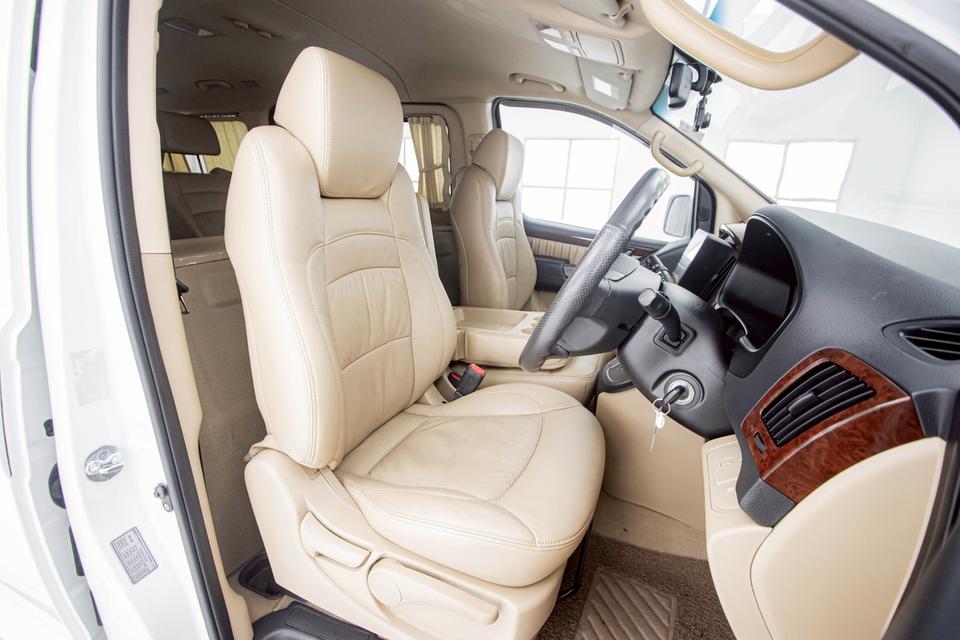 HYUNDAI GRAND STARLEX VIP 2.5 2012  10