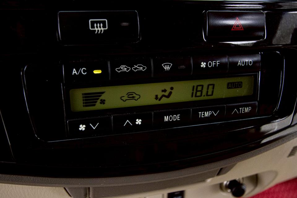 TOYOTA FORTUNER 2.7 V 2009  12