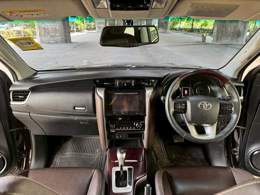 Toyota Fortuner 2.4 V AT ปี 2016 11