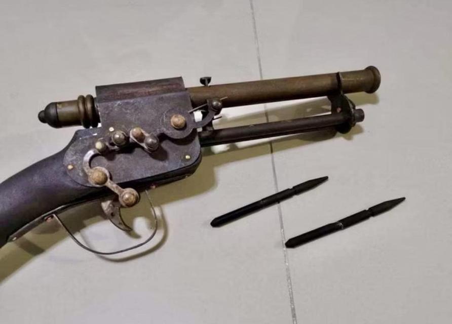 โมเดลปืนสปริงทองเหลือง ปืนทองเหลืองโบราณ ปืนโจรสลัด เสมือนจริง แถมลูกดอก รูปที่ 3