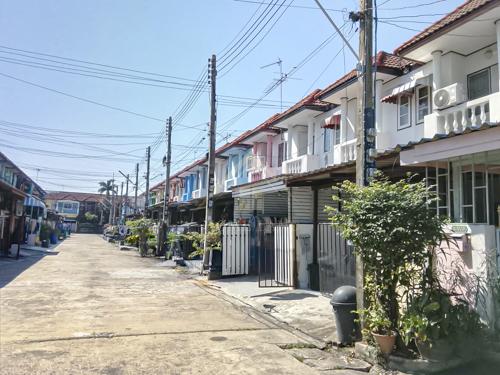 ทาวน์เฮ้าส์ 2 ชั้น หมู่บ้าน กฤษณา สามโคก ปทุมธานี 8