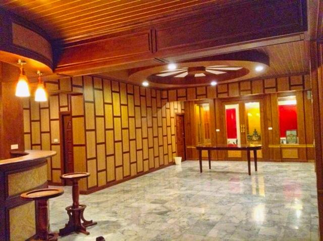 MRT ศรีนครินทร์ 800ม. ซีคอนสแควร์ 500 ม. ทำเลดี ติดถนนใหญ่ ร้านขายอะไหล่ ขาย-เช่าอาคารพาณิชย์ 4.5 ชั้น+ดาดฟ้า หัวมุม145 4