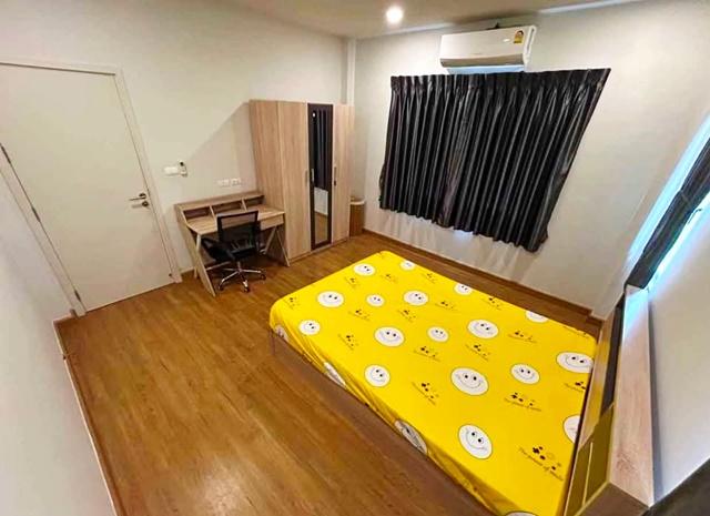 ม.ธรรมศาสตร์ รังสิต 4.6กม. บ้านเดี่ยวหรู 2 ชั้น 4นอน จัดเต็มเฟอร์ ม.กรุงเทพ รังสิต 3.2กม. รังสิต-คลอง2 บงกช31-35 52ตร.วา 5