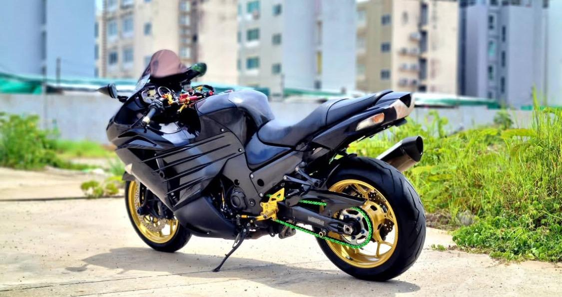 Kawasaki Ninja ZX-14R King Of All Sport Bike ปี 2013 3