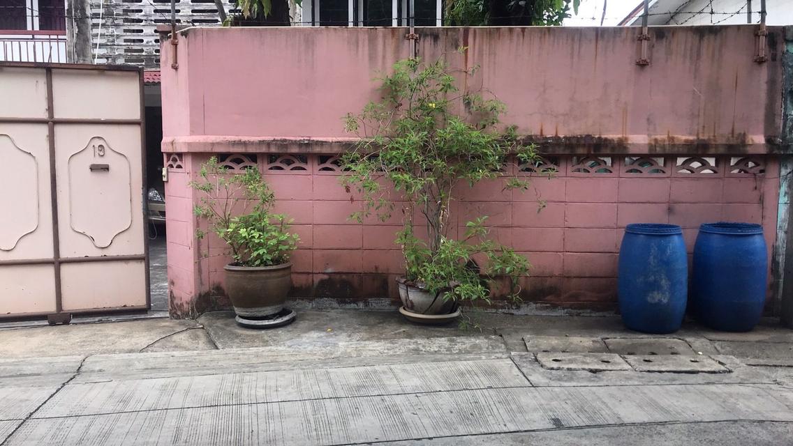 ขายด่วน บ้านริมคลอง 2 ชั้น 90 ตารางวา ปรีดี 26 สุขุมวิท 71 ทำเลสุขุมวิท ใกล้ เอกมัย ทองหล่อ 8