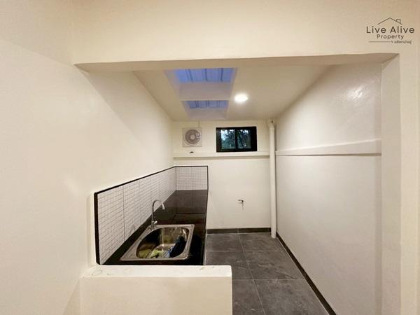 ขายทาวน์เฮาส์ 2 ชั้น NexHaus44 ปากซอยอ่อนนุช 44 เดินทางเข้าโซนทองหล่อ พระราม 9 รีโนเวทใหม่ทั้งหลัง พร้อมเข้าอยู่ โทร 085-826-6936 17