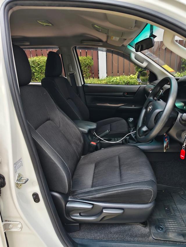 Toyota HILUX REVO ปี 2019เครื่อง 2.4 Double Cab J Plus MTPrerunner ตัวยกสูงโรงงานรถสวยจัด ไมล์วิ่งน้อย ใครได้ไปคุ้มมากเครื่องดี เกียร์ดี ขับดี รูปที่ 14
