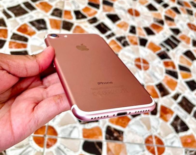 iPhone 7 สี Rose Gold  2