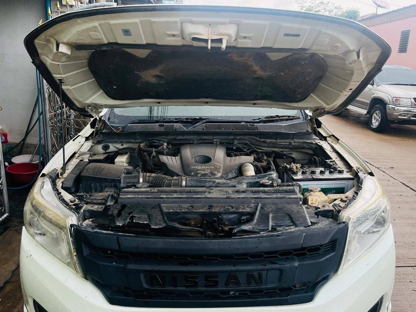 Nissan navara 4x4 เกียร์ออโต้ ตัวท๊อป