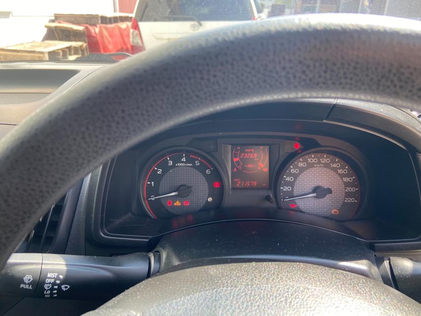 Isuzu d-max รถกระบะ 2017 มือเดียว ออกศูนย์ ไมล์น้อย 2