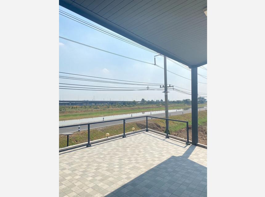 ขายอาคารพาณิชย์ ใกล้ทางด่วนบางพูน มีลิฟท์โดยสาร ถนนรังสิต-ปทุมธานี (346) ตำบลบ้านกลาง เมืองปทุมธานี 12