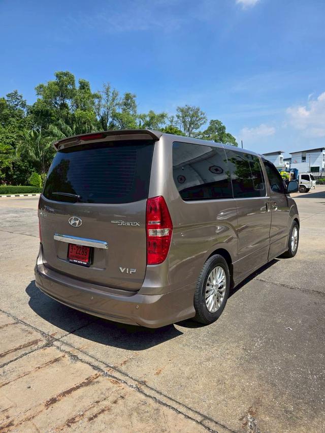 HYUNDAI H-1 Grand Starex VIP สีน้ำตาล ปี 2016 ไมล์ 140,000 กม.