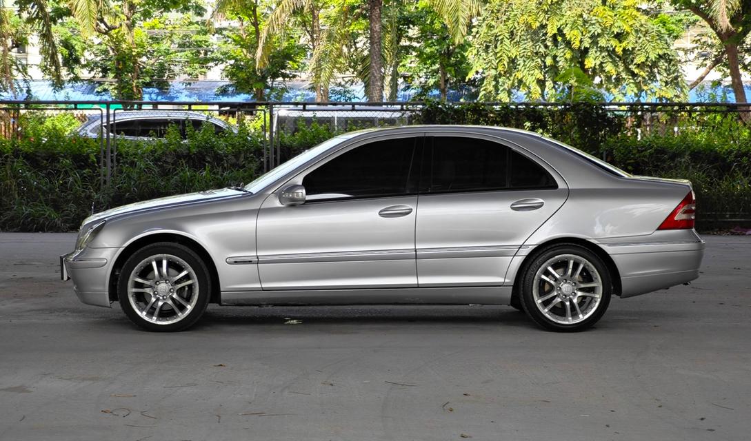 Mercedes Benz C180 W203 ปี 2002  4