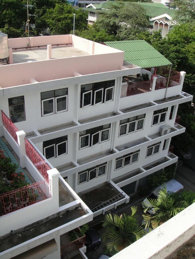 For Rent 4-fl. Office Building ( include rooftop) in Soi Convent , Silom 2