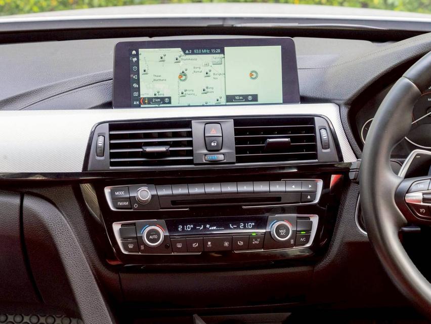 BMW 320d GT M SPORT ปี จด 2020 BSI เพิ่ม (เปลี่ยนถ่ายน้ำเครื่องของเหลวฟรี)หมด 163,000 Km หรือ 31/1/2570 รูปที่ 17