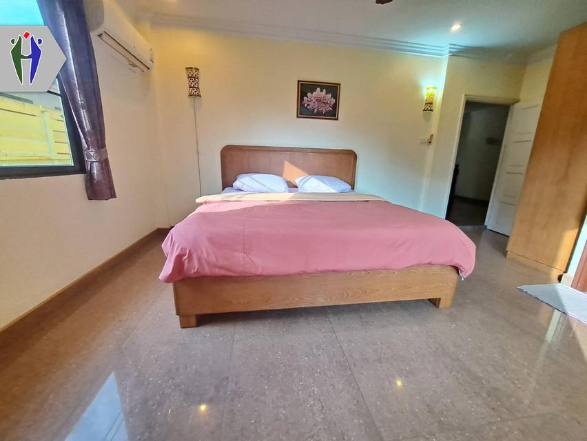 บ้านพูลวิลล่า หลังใหญ่ 5 ห้องนอน ให้เช่าพร้อมสระว่ายน้ำ ทำเลดีที่พัทยากลาง ขนาด 85 ตารางวา 340 ตารางเมตร 5 ห้องนอน 5 ห้องน้ำ ภายในบ้านมาพร้อมกับ 5