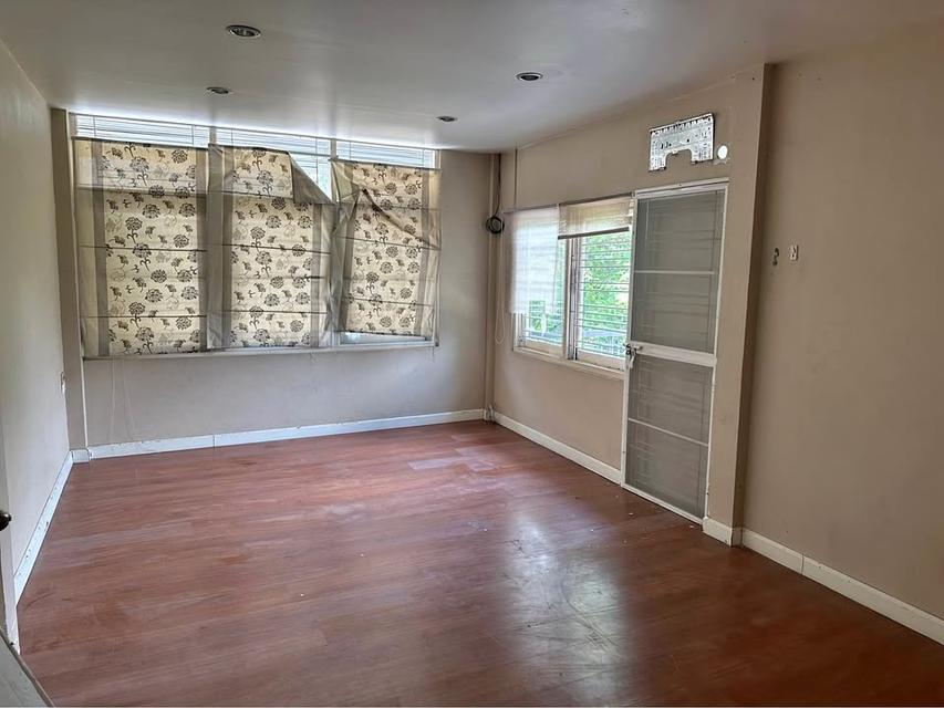 ด่วน [ขาย]  ที่ดินทำเลทอง สุขุมวิท 71 ใกล้ BTS พระโขนง ขนาด 77 ตร.วา หน้ากว้าง 18 ม. พร้อมบ้าน 2 ชั้น (ทุบฟรี) 6