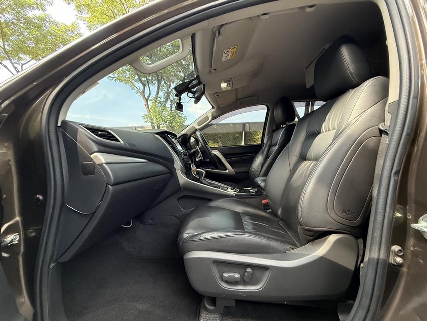 รหัสรถ AP1196 Pajero 2.4 GT Premium  NAVI 4WD  ปี2015 สีน้ำตาล ดีเซล  9