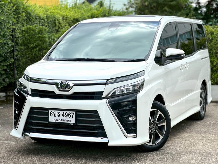 TOYOTA VOXY 2.0 ZS MPV  2