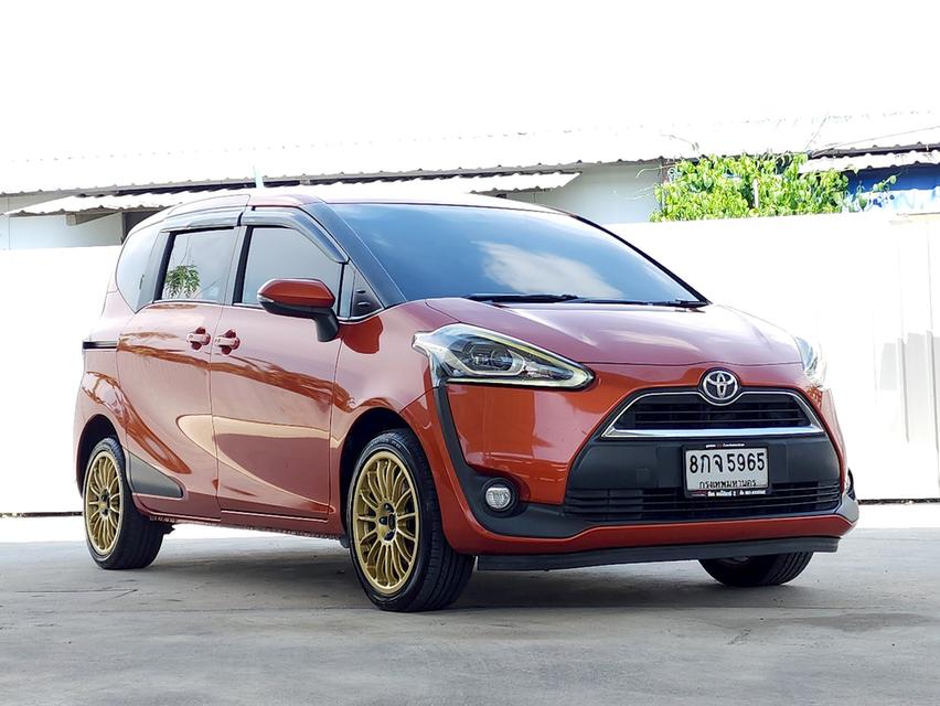 Toyota Sienta CVT 1.5V  A/T ปี 2018  18