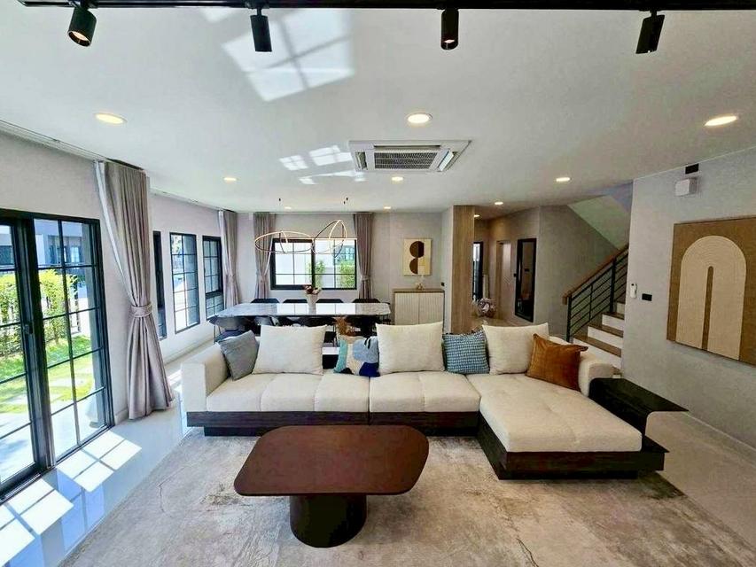 เปิดบ้านเดี่ยว 2 ชั้น สไตล์ English Modern Cottage สุดหรู ย่านบางนา คลิกเลย! 3