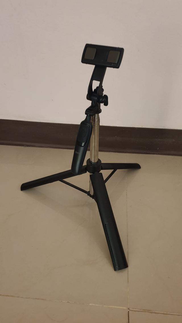 ไม้เซลฟี่ Hoco สภาพสวย ยืดสูง 150 cm มีไมค์บลูทูธ 200 ฿รวมส่งครับ