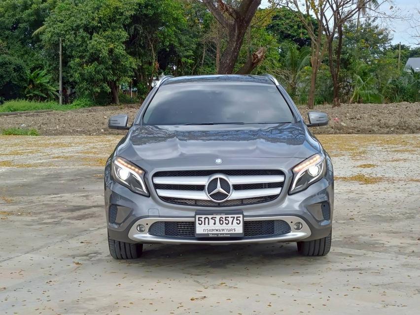 Mercedes Benz GLA200 ปี 2016. ไมล์ 8x,xxx km 9