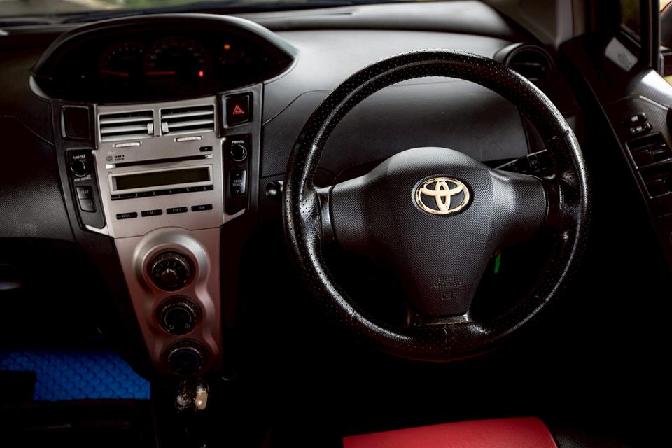 Toyota Yaris 1.5E ปี 2006 เกียร์ Auto สีแดง  17