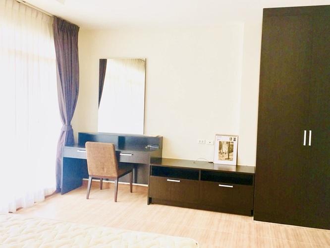 U1390 ให้เช่าบ้านทาวน์โฮม 3 ชั้น หมู่บ้านกลางเมือง ศรีนครินทร์ เออร์บาเนียน ศรีนครินทร์46/1 บ้านเฟอร์ครบ ทำเลดีเดินทางสะดวกเข้าออกได้หลายทาง ใกล้รถไฟา 10