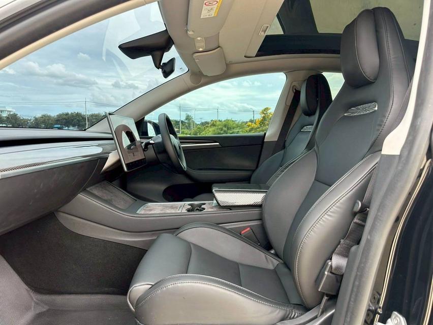 Tesla Model Y Performance ปี 2023 13