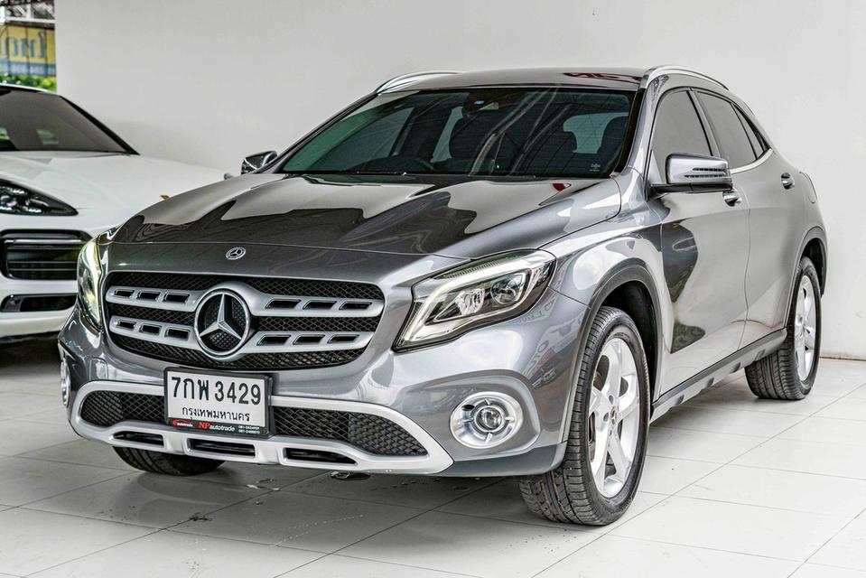 รหัสรถ NP3429 BENZ GLA 200 1.6 2018 7