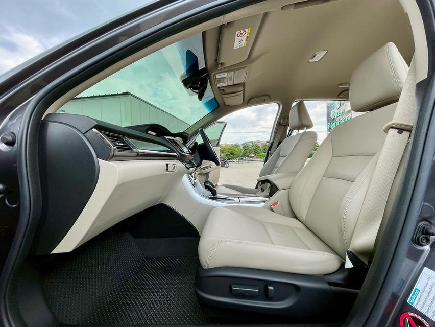 Honda Accord 2.0 HYBRID ปี 2017 รถสวย ประวัติชัดเจน 15