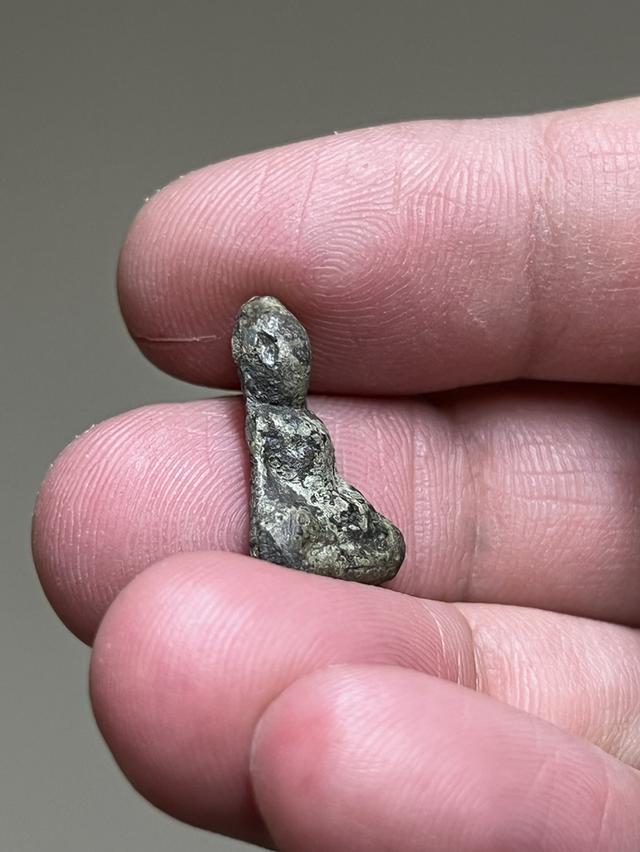 พระเนื้อชินสนิมเขียวเก่า รูปที่ 4