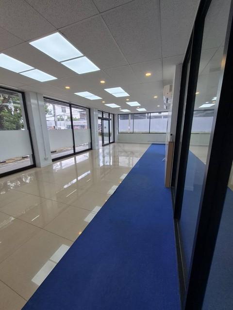 ให้เช่าพื้นที่ ชั้น 1 ขนาด 220 ตร.ม. ถนนวิภาวดี 62 มีแอร์ทุกห้อง ใกล้มูลนิธิกระจกเงา 3