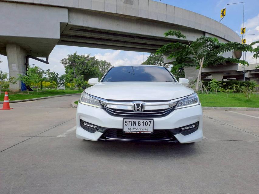 HONDA ACCORD 2.0 HYBRID ปี2016 สีขาว รถมือเดียวจากป้ายแดง เข้าศูนย์ตลอด 4