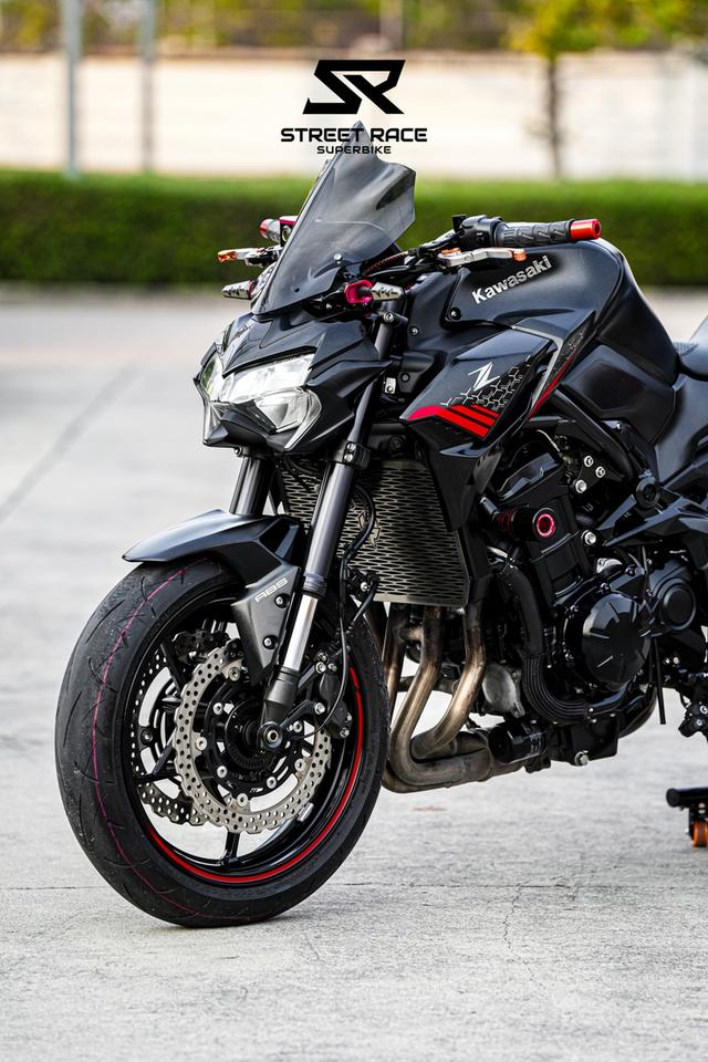 2020 Kawasaki Z900 Stealth Black 9