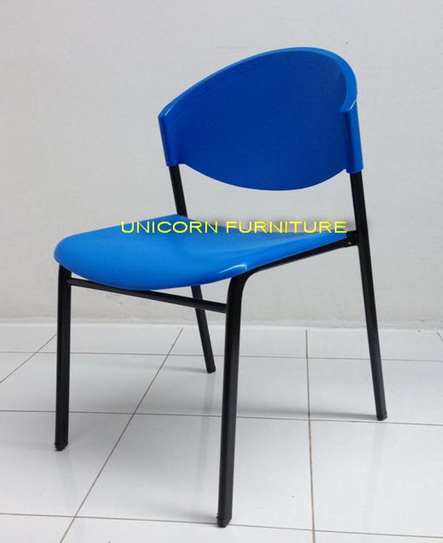 UNI –C009   เก้าอี้โพลี ขาเหล็กแป๊ปไข่ รุ่น CP-03 สีฟ้า 1