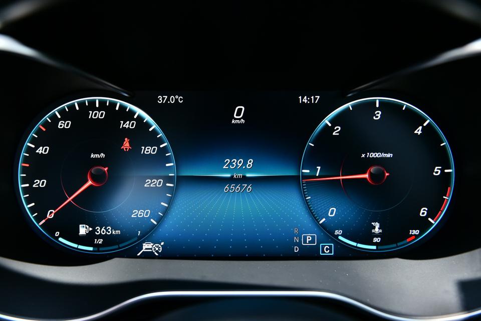 🎊"TOP OPTION เพียง 60,000 กิโล C220D ดีเซล AMG DYNAMIC ทะเบียนคืน"สีดำ🎊⚡ รูปที่ 17