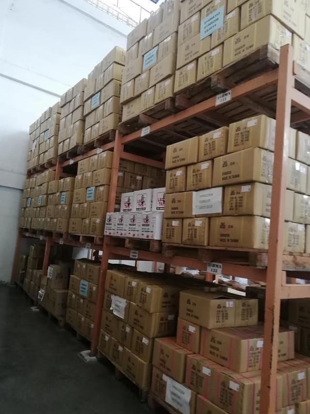 กาวแท่ง กาวแท่งตรานก กาวแท่งนกอินทรีย์ กาวแท่งสีใส กาวแท่งสีขาว กาวแท่งสีเหลือง โรงงานผลิตกาวแท่ง 0655652847