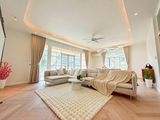 ทาวน์โฮมสุดหรู 4 ชั้น5 นอน ดองกิ มอลล์ ทองหล่อ 1.4 กม. 25 ตร.วา. 400 ตร.ม.ทำเล Penthouse Thonglor BTS เอกมัย 1.6กม. ฟังก 2