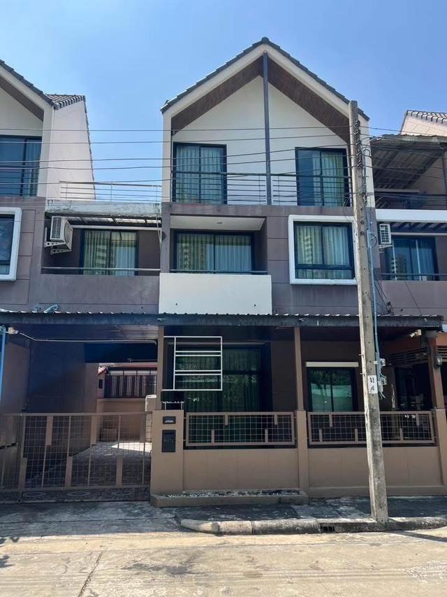 ทาวโฮม โฮมออฟฟิศ 3 ชั้น เมืองทองธานี (แจ้งวัฒนะ) 📍 หมู่บ้านลูกกอล์ฟ | ใกล้ Beehive และทางด่วน 1