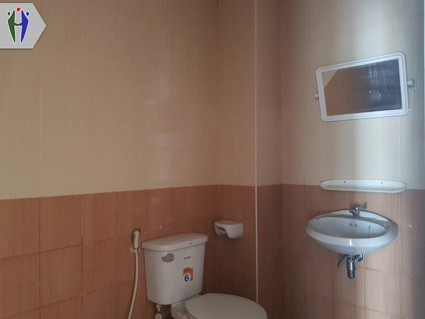 อาคารพาณิชย์ ในซอยเขาตาโลพัทยา ให้เช่า • ชั้นที่ 1 สามารถทำการค้าได้ ,ขนาด 18 ตรว. • ชั้นที่ 2 แบ่งเป็นห้อง สามารถทำเป็นออฟฟิศ หรือห้องพักอาศัยได้ ไ 8