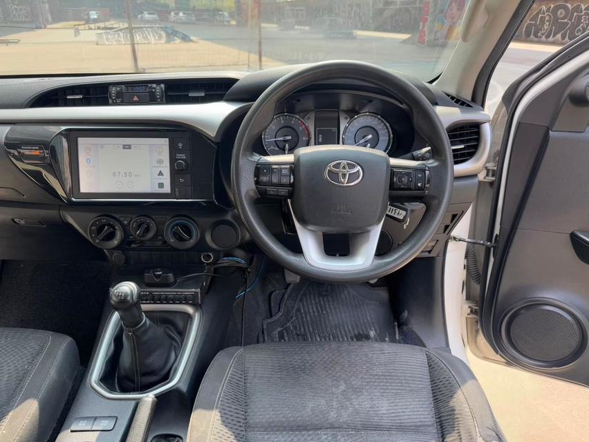 Toyota Hilux Revo Smart Cab 2.4 Entry MT ปี 2021 7