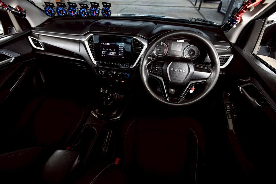 ISUZU D-MAX Hi-lander Cab 1.9 Ddi L ปี 2020 สีเทา มือเดียวป้ายแดง 13