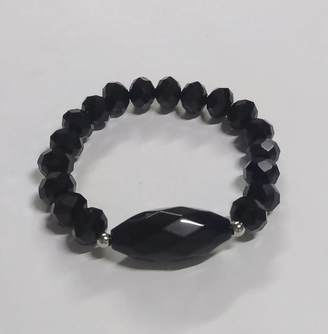 สร้อยข้อมือนิลดำ Black Spinel