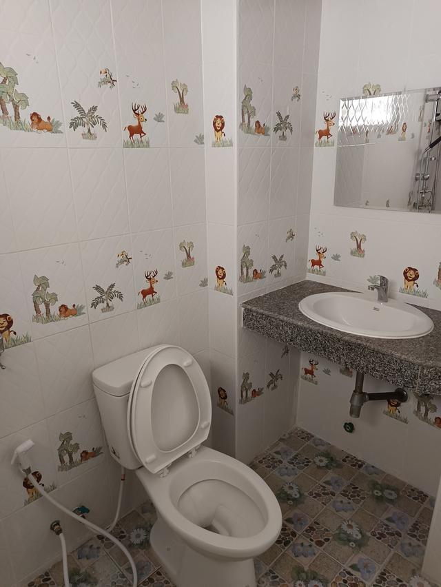 บ้านทาวน์เฮ้าส์ ผนังสองด้านไม่ติดกัน ใกล้รถไฟฟ้าสายสีแดงดอนเมือง 5