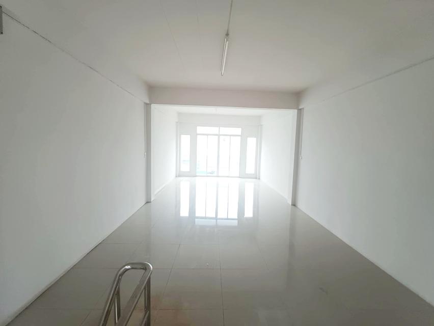 อาคารพาณิชย์ พร้อมที่ดิน กลางตัวเมืองสิงห์บุรี ติด ถนนใหญ่ อ่างทองสายเก่า 3 ชั้น + ชั้นลอย ขายถูก ชายด่วน เจ้าของขายเอง ฟรีมิเตอร์น้ำ แถมมิเตอร์ไฟ 12