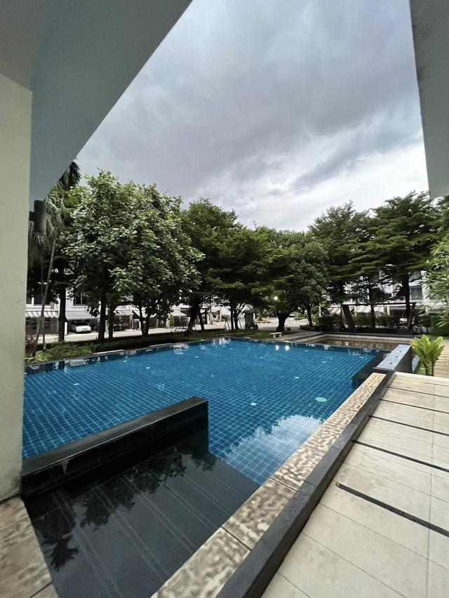 ขาย ทาวเฮ้าท์3ชั้น บ้านกลางเมือง ศรีนครินทร์ 46 บ้านหัวมุมติดสโมสร ทั้งโครงการมีแค่2หลัง 6